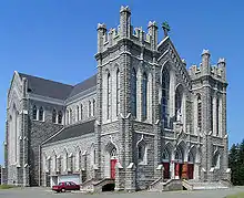 L'église Saint-Bernard.