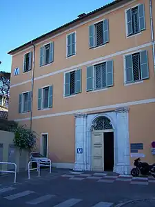 L'entrée du cloître.