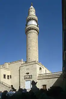 Minaret et tombe du prophète Jonas avant sa destruction.