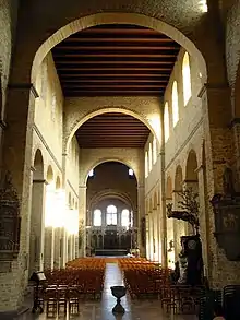 Nef romane de la collégiale Sainte-Gertrude de Nivelles (Brabant wallon, Belgique, XIe-XIIIe&nbsp;siècle)