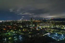 Une partie de l'arrondissement de nuit.