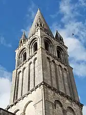 La flèche du clocher.