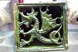 XVe&nbsp;siècle - Carreau de poêle avec dragon. Oberhausmuseum