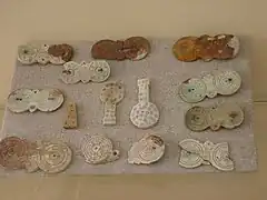 Objets d'ivoire (VIe&nbsp;siècle&nbsp;av. J.-C.) trouvés au Délion.