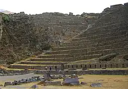 Terrasses de Pumatallis, près de la cité inca et forteresse d'Ollantaytambo (75&nbsp;km au nord-ouest de Cuzco), en juillet 2003.