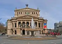 L'opéra « Alte Oper » de Francfort, reconstruit en 1981.