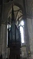 Orgue de la nef.