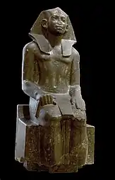 Le souverain « jeune »Diorite, H. 1,10&nbsp;mTemple de MédamoudMusée du Louvre