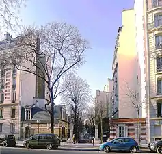 No&nbsp;122 : entrée de la grande Avenue de la Villa-de-la-Réunion.