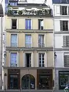 No 16, vu de la rue de Béarn.