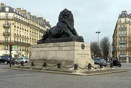 Le lion de Belfort, côté Français; (ici la copie parisienne) tout aussi agressif que le lion allemand de Saint-Privat.