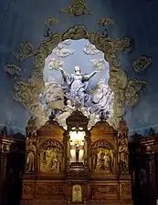 Le chœur traité en style rococo et néo-gothique