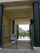 Entrée du parc de Passy depuis l'avenue.