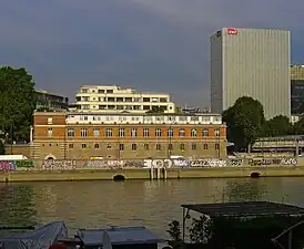 Institut médico-légal de Paris et le port de la Rapée.