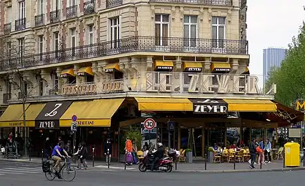 Au no 62, la brasserie Le Zeyer.