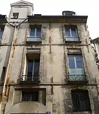 Étages supérieurs de l'immeuble au no&nbsp;12