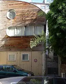 No&nbsp;22 vu depuis la rue.