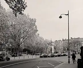 Accès à la place Jussieu.