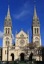 Façade sud-ouest vue du boulevard Voltaire.