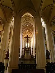 Chœur vue du déambulatoire.