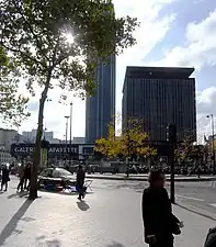 Place vue depuis la rue de Rennes.