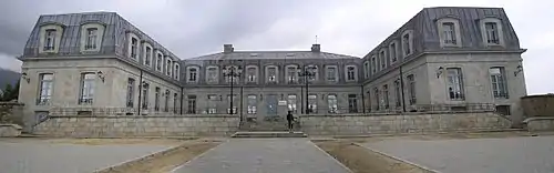 Façade du Palais des ducs d'Albe (en), à Piedrahíta, construit entre 1755 et 1766.