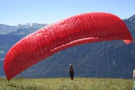 Parapente au départ du Signal de Bisanne (1&nbsp;941&nbsp;m).