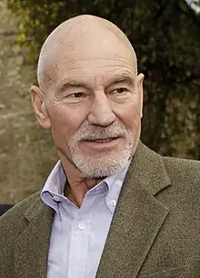 Patrick Stewart interprète le professeur Charles François Xavier