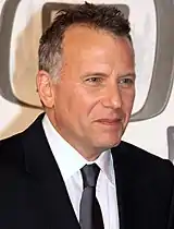 Paul Reiser interprète le Dr Sam Owens.