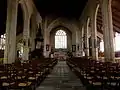 Vue intérieure de la nef, en direction du chevet