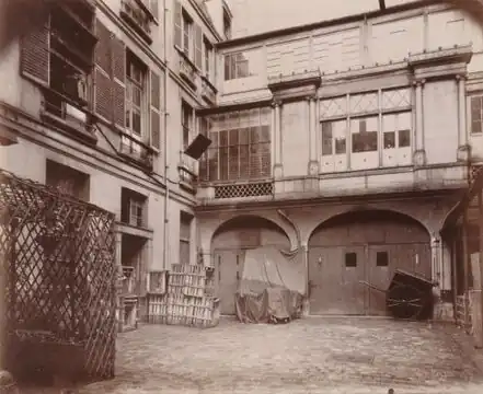 La cour vers 1900  photo Eugène Atget
