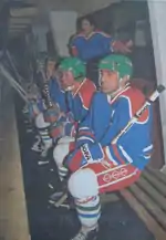 Photographie couleur du banc de l'équipe en 1991-1992.