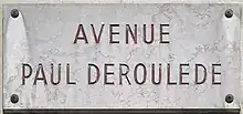 Voir la plaque.