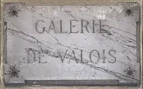 Voir la plaque.