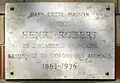 Plaque au no&nbsp;98 pour Henri-Robert.