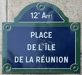 Voir la plaque.