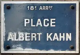 Voir la plaque.