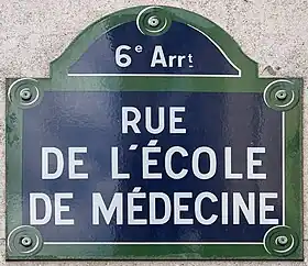 Voir la plaque.