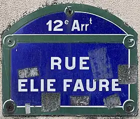Voir la plaque.