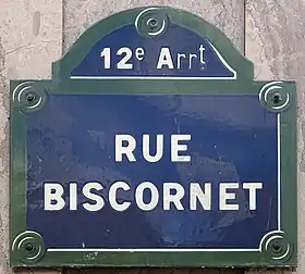 Voir la plaque.