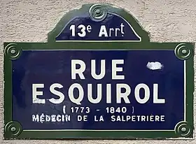 Voir la plaque.