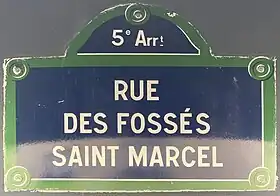 Voir la plaque.