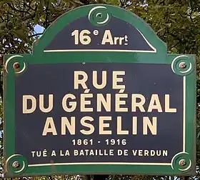 Voir la plaque.