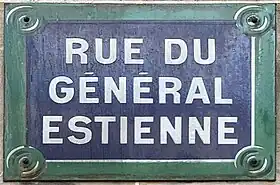 Voir la plaque.