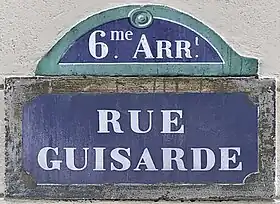 Voir la plaque.