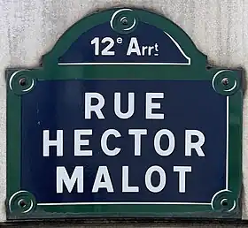 Voir la plaque.