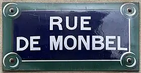 Voir la plaque.