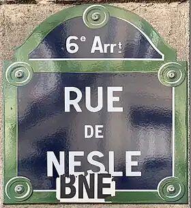 Voir la plaque.
