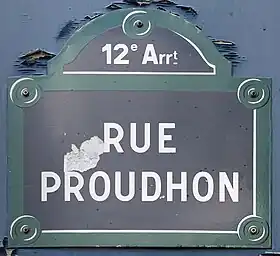 Voir la plaque.