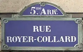 Voir la plaque.